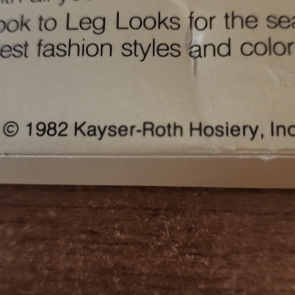 Vtg Leg Looks Pantyhose 1982 Royal blue Hosiery Sandlefoot All Sheer Sandlefoot - Picture 3 of 4